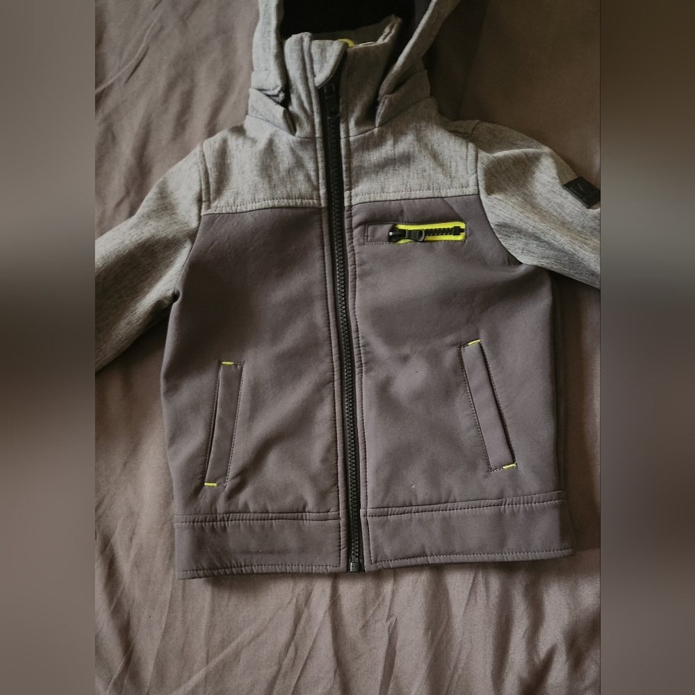 Coat/rain Jacket - Picture 2 of 8